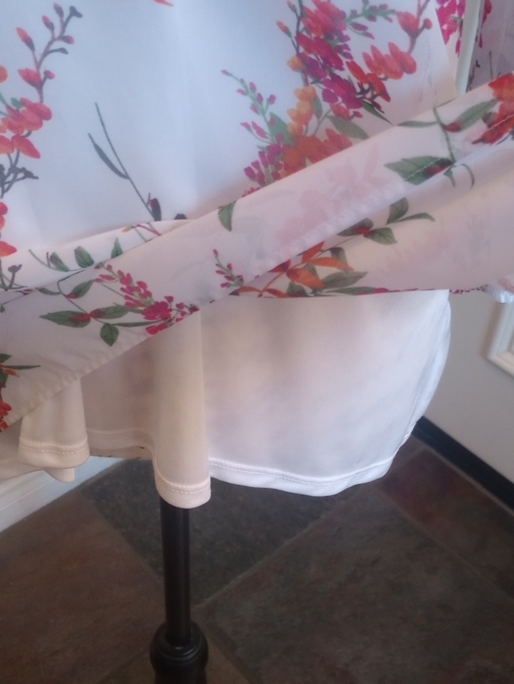 PRICE🔽 Worthington White Floral Tie-Neck Blouse with Pink & Green Print - Picture 5 of 8